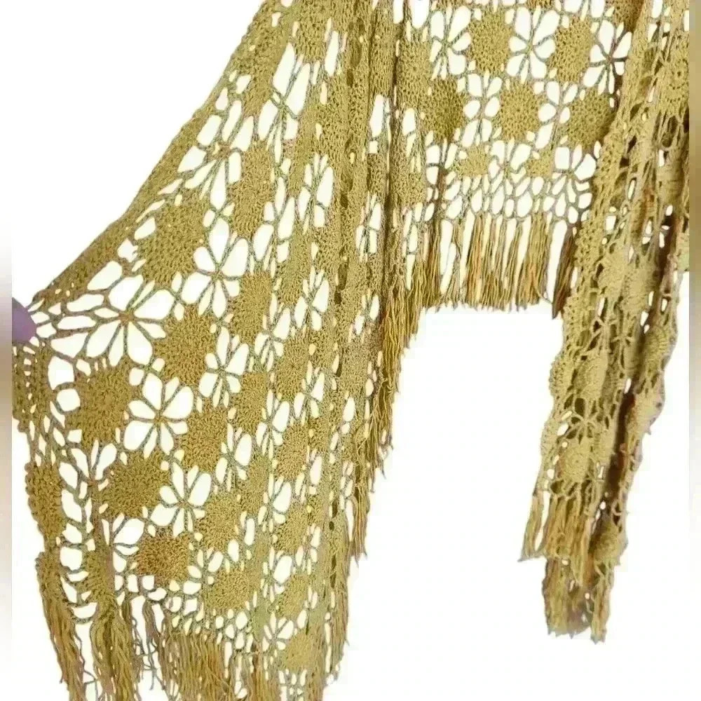 Daytrip Crochet Vest - Picture 2 of 5